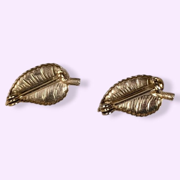 (2/$20) V. Pair of Tiny Leaf Brooches - Picture 4 of 6